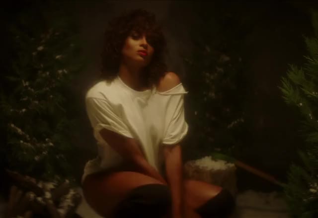 DAY 26 Ciara by Gia Coppola #LOVEADVENT2017(1)