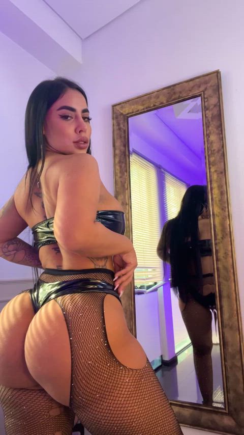 amateur ass brunette latina gif