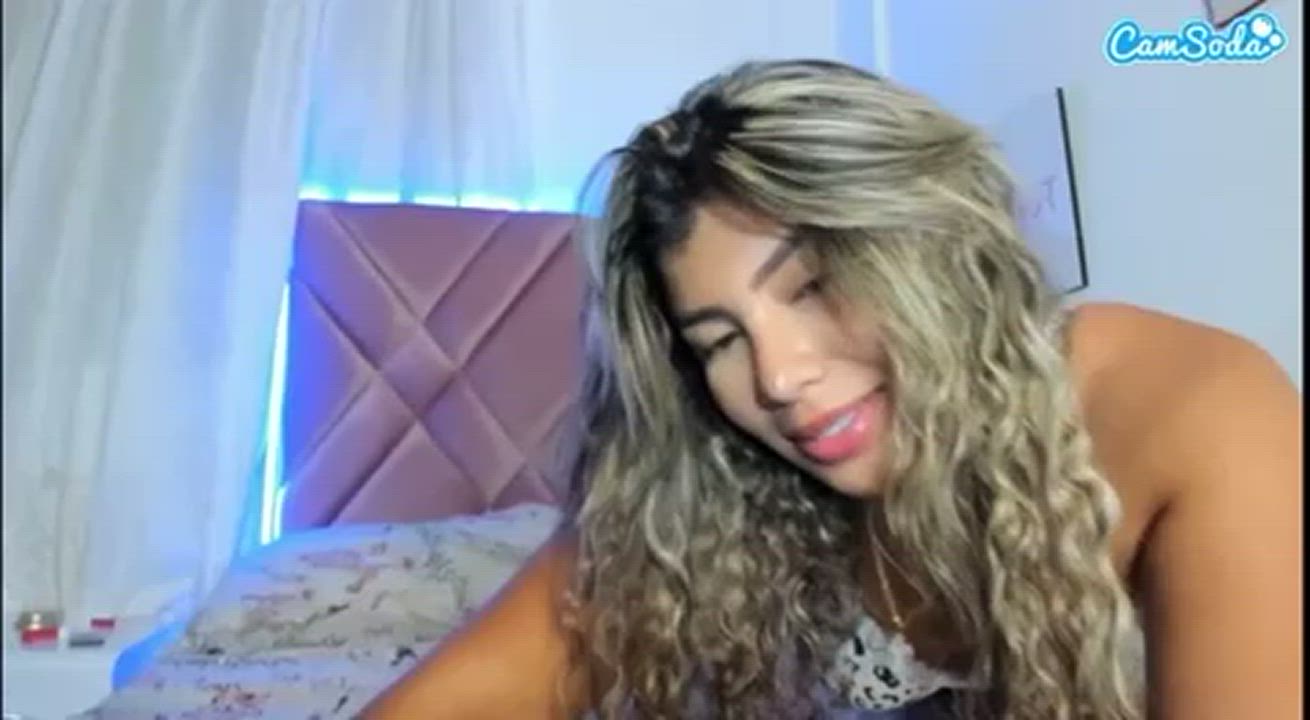 hiiii! i'm live right now, join me <3 link in comments
