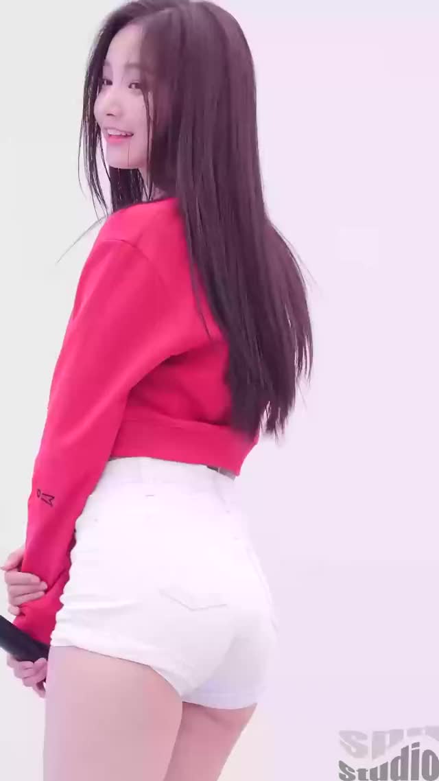 Yeonwoo Ass Reverse