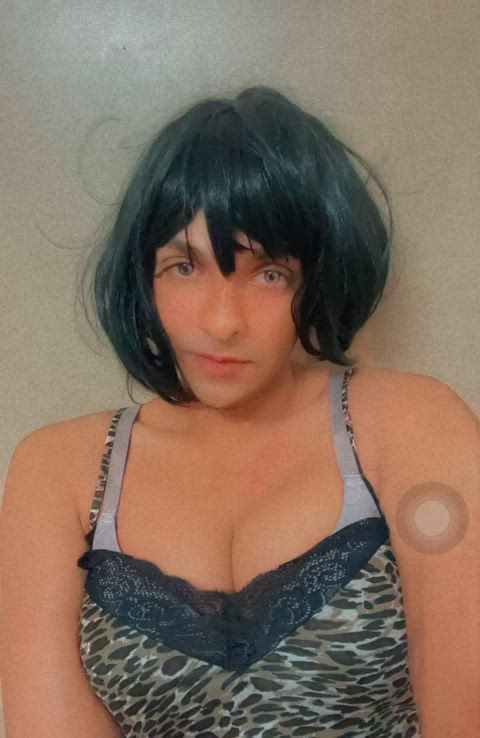 big tits boobs cleavage desi downblouse indian milf saree sissy tits gif