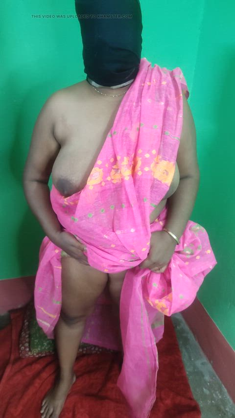 Desi Aunty Fingering Her Asshole And Showing Her Wet Pussy