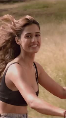 Disha Patani little bounce! JerkOffToDesiCelebs