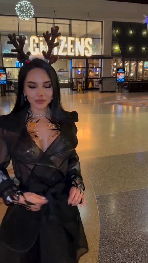 Vanessa Serros