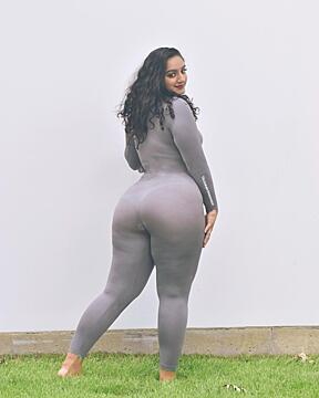 Zoom It and See My Little Work on her Ass. Upvote if you Wanna See More.