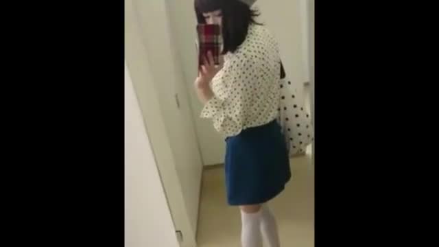Crossdresser turns himself on so much he cums hands free