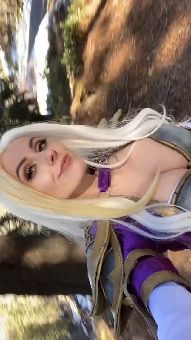 Cosplay Rolyat gif