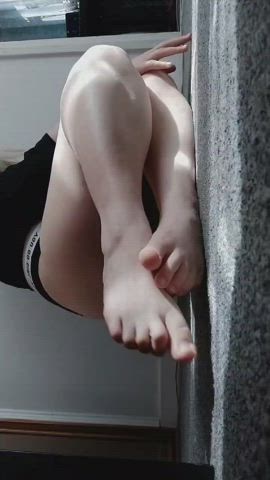 cum on feet