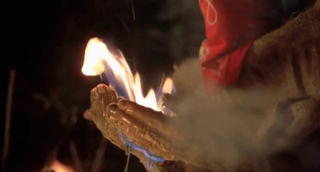 Serpent-and-the-Rainbow-1988-00-57-51-fire-hands