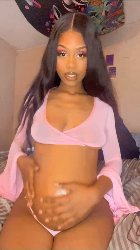 Does pregnant women turn you on ?