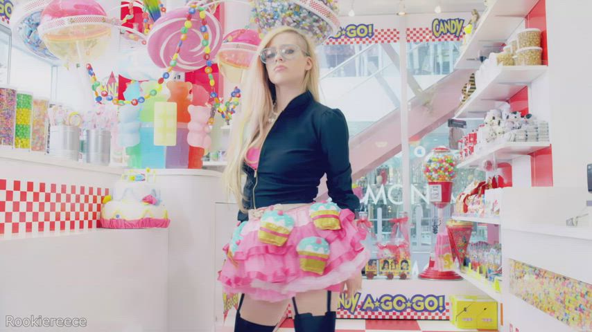 60fps avril lavigne blonde celebrity gif