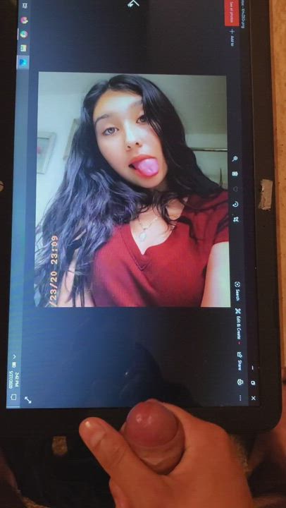 Gave this slutty latina a nice facial