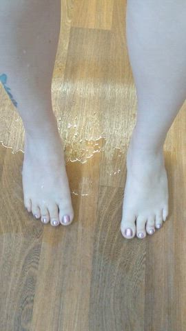 I had a little accident in the floor but it feels so warm on my feet :) Do you like