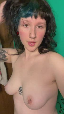 Keep me as a goth slut or make me a goth gf?