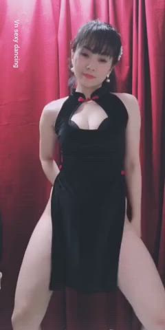 asian cam camgirl dancing vietnamese gif