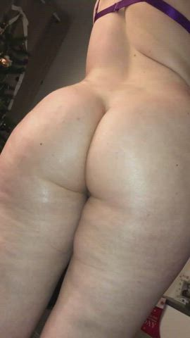 Oiled up and ready to fuck.. [F]
