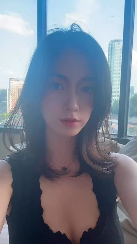 Ryu Hwa-young - Instagram