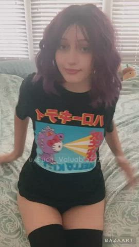 your petite emo gf in an oversized tshirt💕