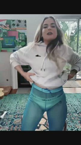 JoJo Levesque boob slip on IG