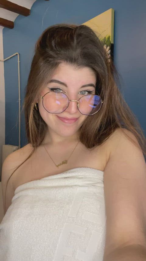 18yo girls are always so naughty 😈