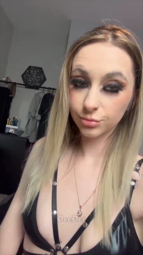 You’d love mommy to do this wouldnt you
