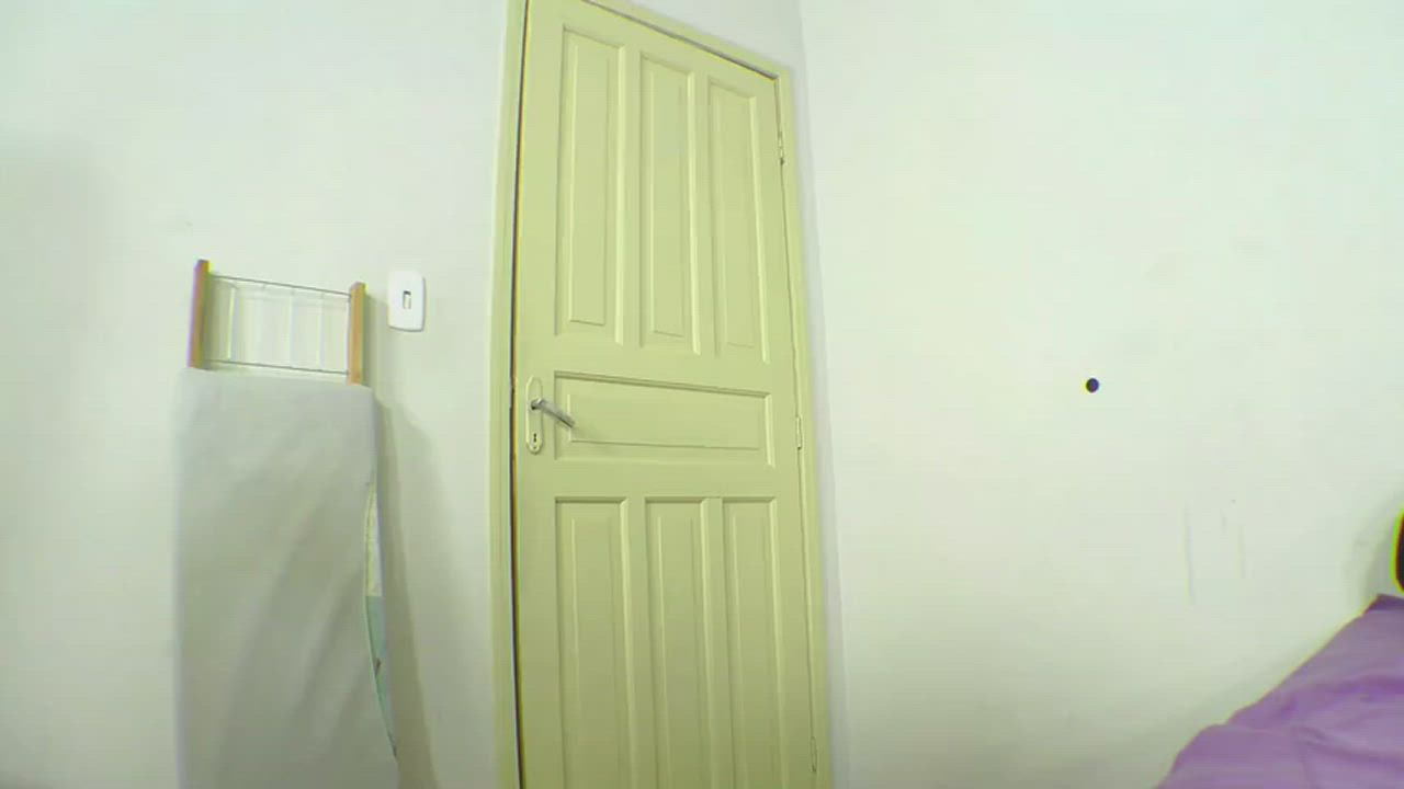 Brazilian BBW dominates with farts