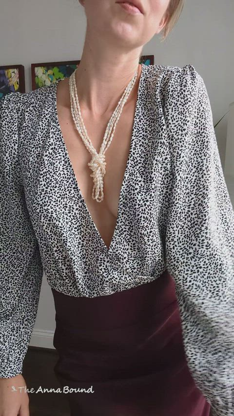 Getting to work on time is hard enough...if I forget my bra, so be it 😅 (Exec