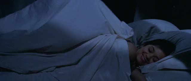 Marion Cotillard - Taxi (1998) - 02