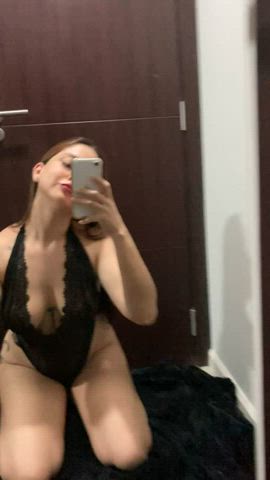 Aren’t you ashamed that the beautiful goddess sees that ugly little penis? 🫣🥵