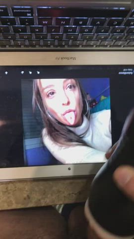Huge cumshot in a 19 years old girl tongue