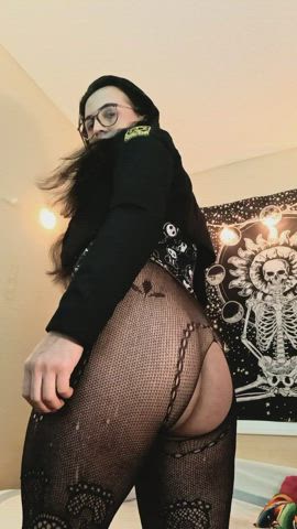 I miss twerking my big juicy ass for horny boys! vibrating butt plug edition <3