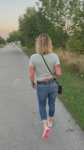 When daddy turns the camera on I know it’s time to show some tit 😂 54 🇨🇦
