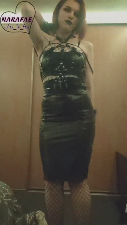I need someone to dance with me <3 ...horizontally ;)