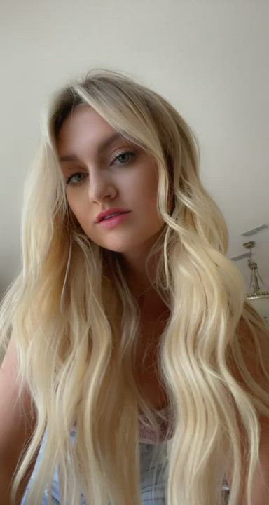 Comment if you’d fuck me ☺️ oh and I promise to make brownies ?