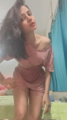 bra less tits moving nicely inside the top 🥵🔥