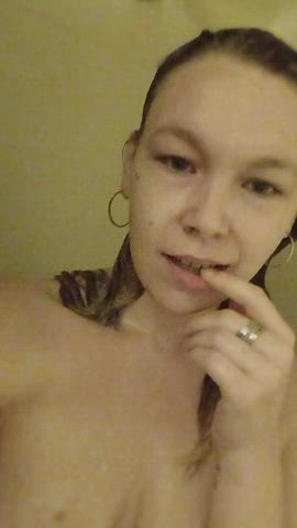 I'm so wet 🥵💦 cum and lick my pussy
