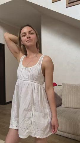 Didn't expect to see my naked sweet body under the dress?😏I love to go without