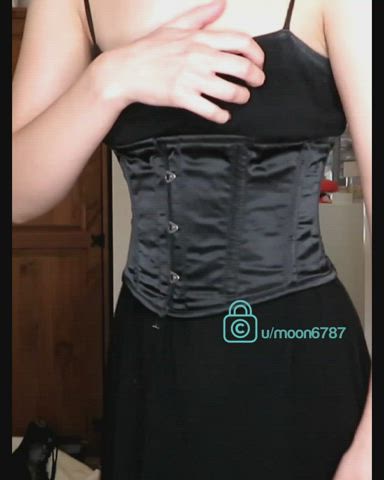 Just some tiny goth tits to make your day