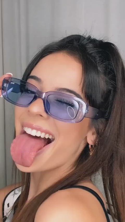 Lauren giving us gooners a target