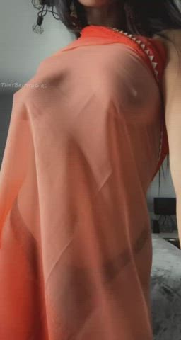 Bite my nipples through my dupatta 🥵😈 sale on my page, link in comments ♥️