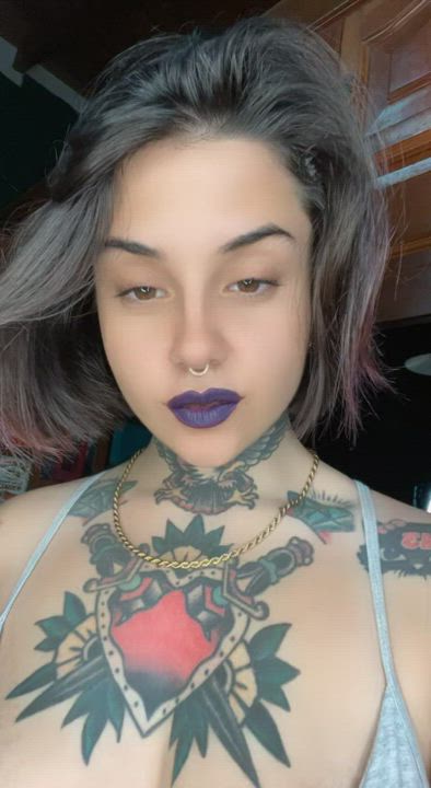 looking for some sissy boi pussy to strech with my huge massive dick [domme]