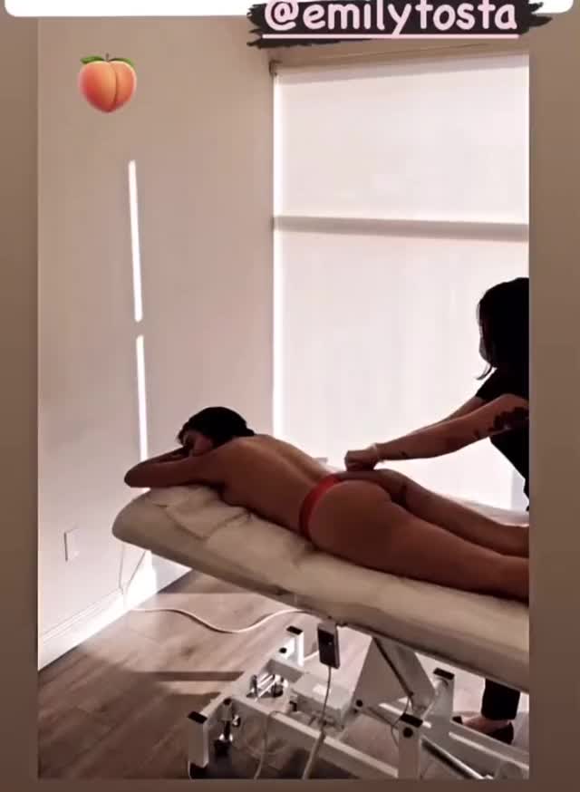 Emily jiggly ass