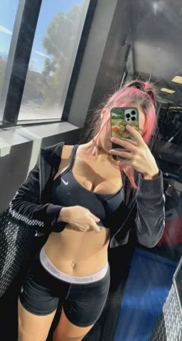 What your crush / gf sends to real men when she goes to the gym.