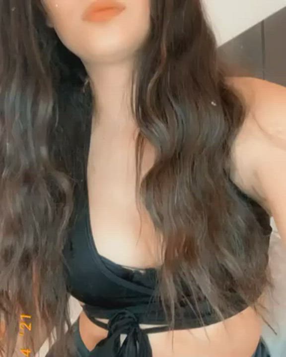 How this cute girl can talk that dirty 🤭😮‍💨 subscribe to her private porrn