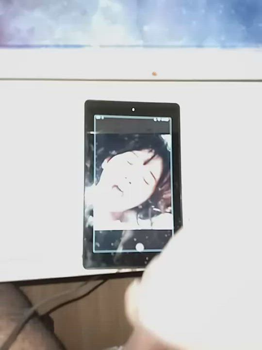 Hot Tribute for Jinnytty