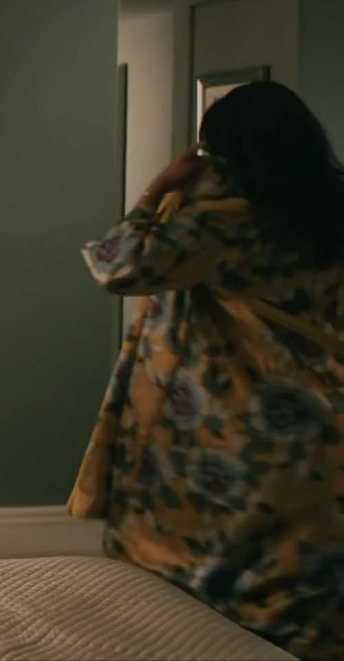 Rosalind Eleazar in Deep Water (TV Mini-Series 2019– ) [S01E02] - Cropped - Jump