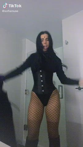 Do I look good?