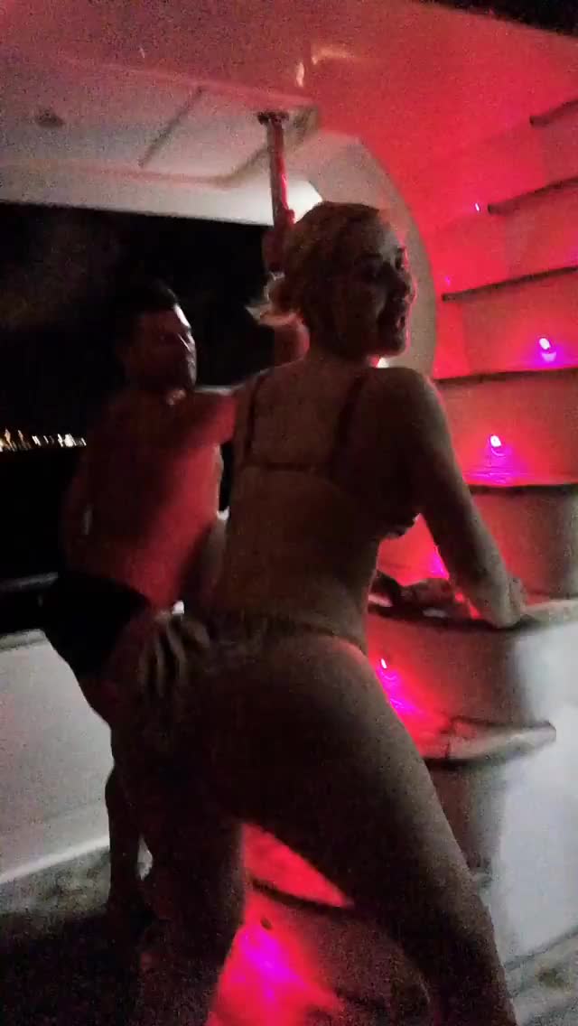Iggy Azalea - twerking