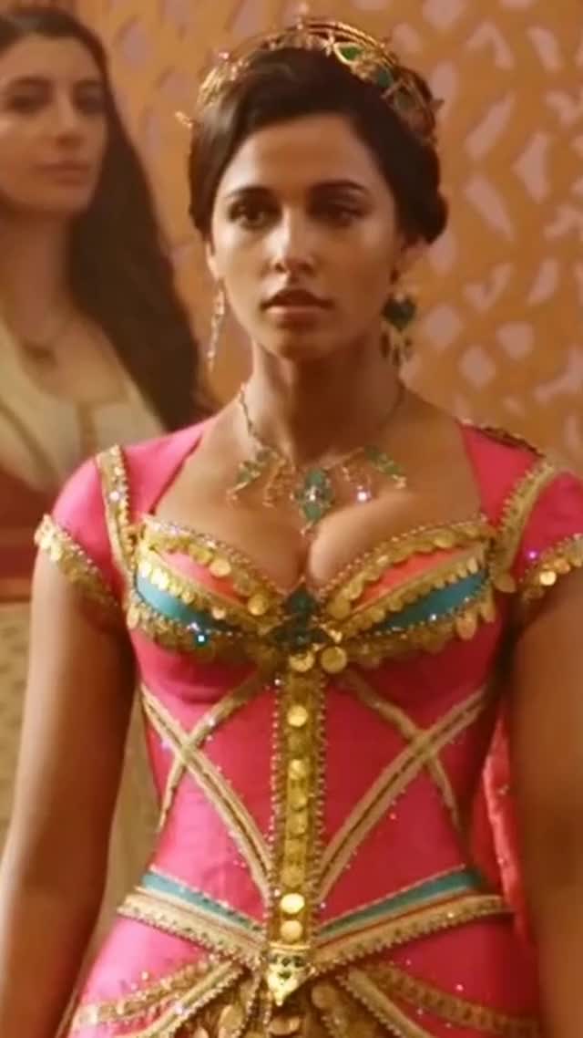Naomi Scott (Aladdin) Behind the Scenes
