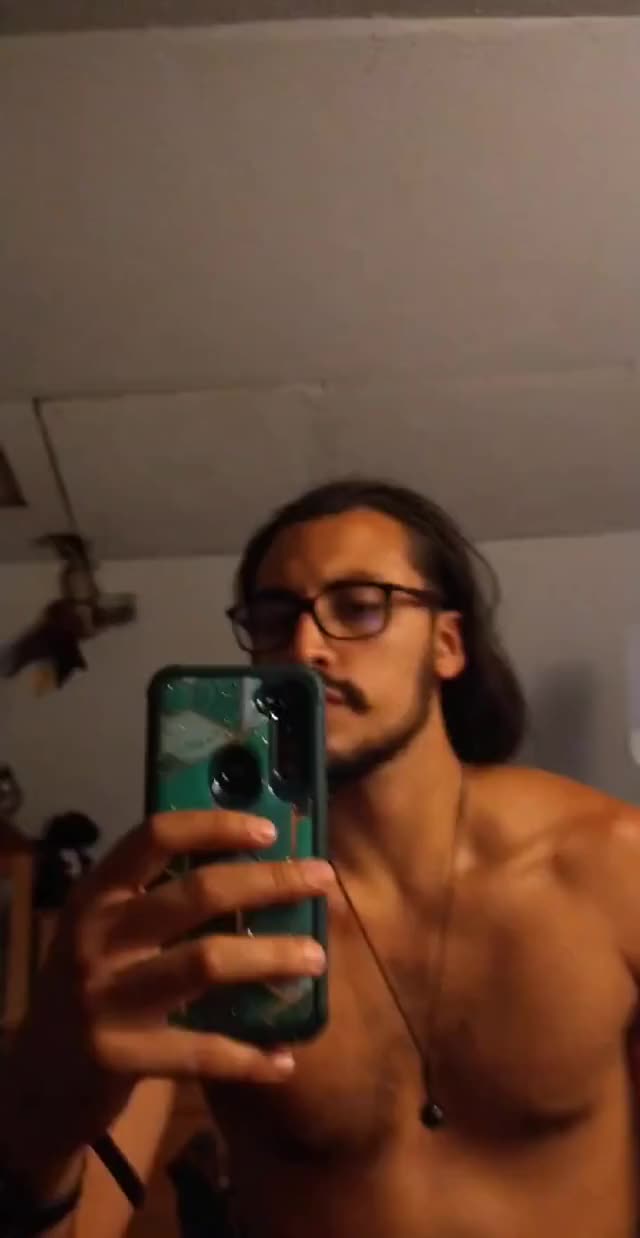 Looking for my goth gf